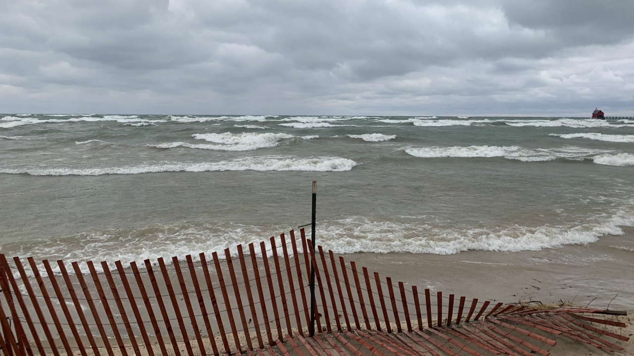 grand haven lake michigan waves