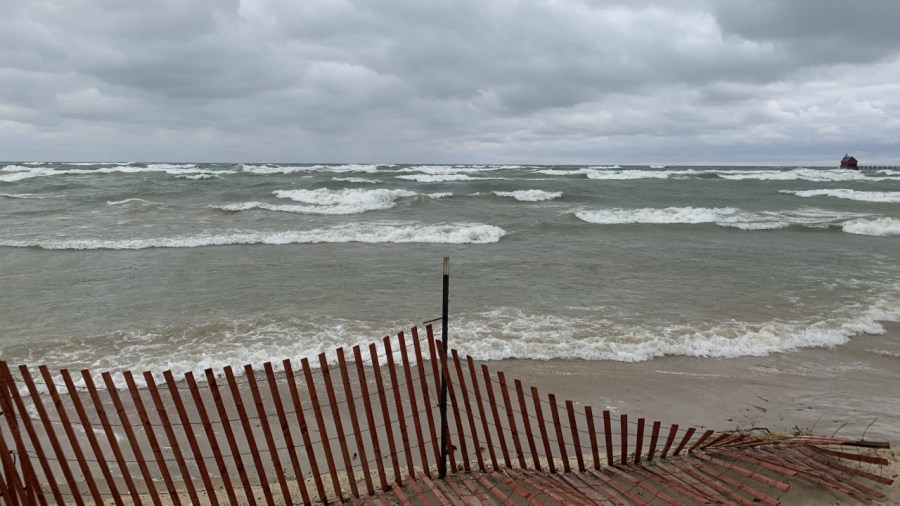 grand haven lake michigan waves