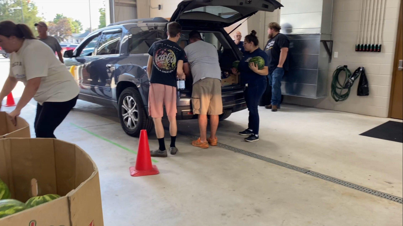 A "garage day" for City Impact food pantry in Cedar Springs. (Ian VanderLugt/Cedar Springs High School)
