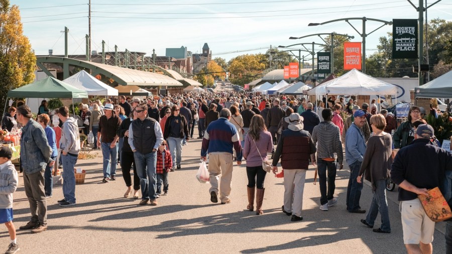 Photo of the Holland Farmers Market during the Fall Fest. (Downtown Holland)