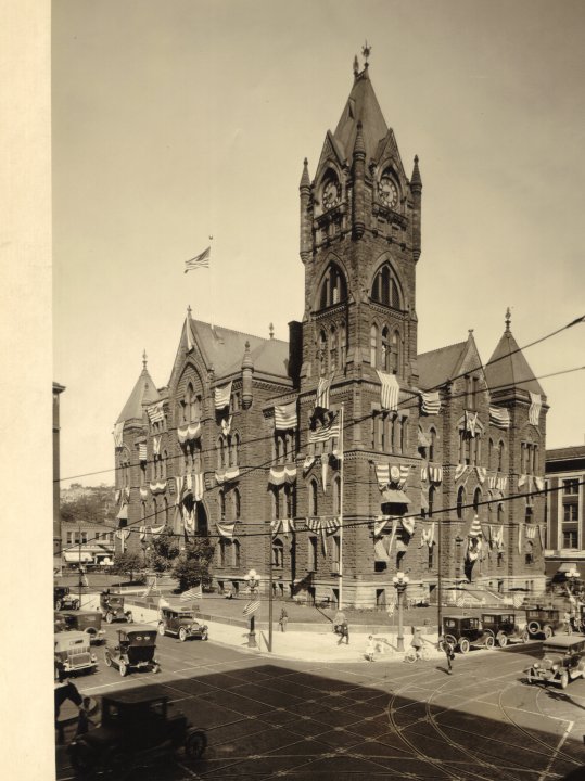 A photo of the old Grand Rapids City Hall. (Courtesy Grand Rapids Public Museum)