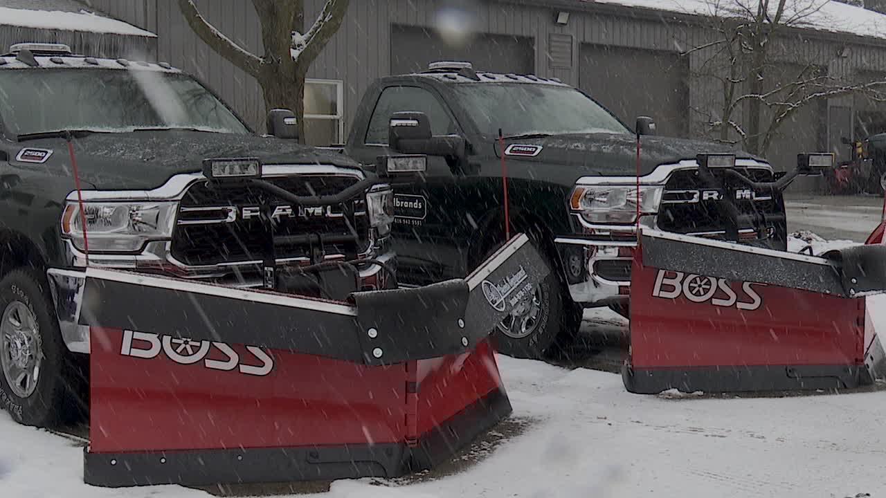 Snowplows ready to clear the roads. (Dec. 4, 2024)