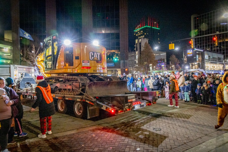 The Grand Rapids Santa Parade, sponsored by Gentex, and tree lighting ceremony on Dec. 7, 2024. (Michael Buck/WOOD TV8)
