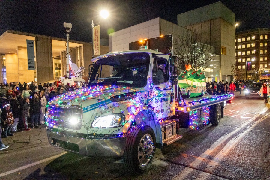 The Grand Rapids Santa Parade, sponsored by Gentex, and tree lighting ceremony on Dec. 7, 2024. (Michael Buck/WOOD TV8)