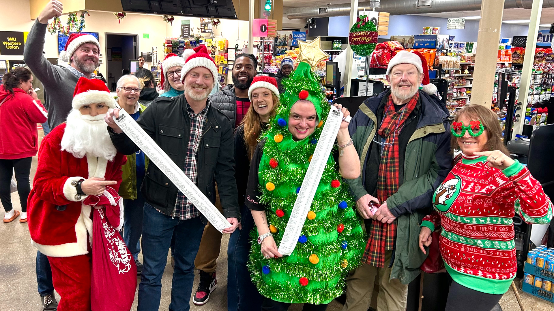 Nonprofits Food Hugs and Mitten Foundation pay for grocery shoppers' carts at Ralph's on Leonard on Dec. 4, 2024. (Courtesy)
